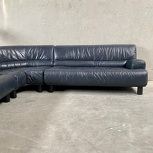 Load image into Gallery viewer, MASSIVE GREY/BLUE LEATHER &quot;DS-18&quot; SECTIONAL CORNER SOFA BY DE SEDE DESIGN TEAM, SWITZERLAND 1980S
