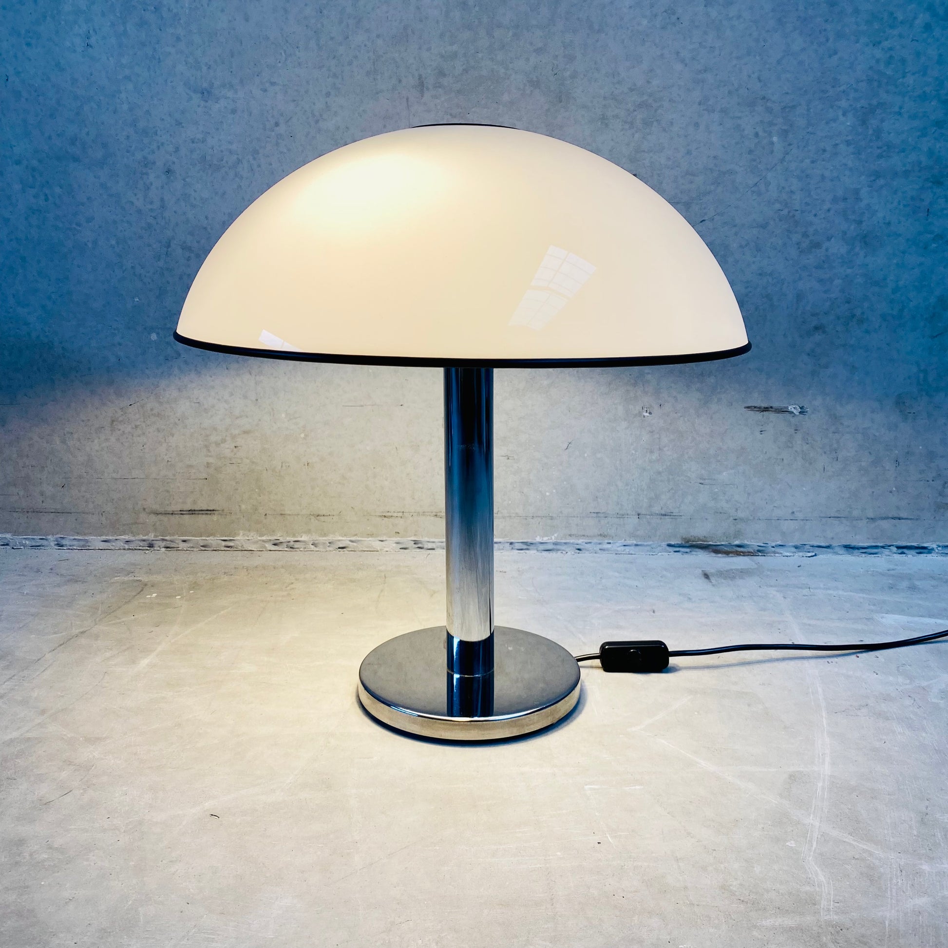 IMPRESSIVE LARGE VINTAGE TABLE LAMP BY RAAK AMSTERDAM, NETHERLANDS 1960S