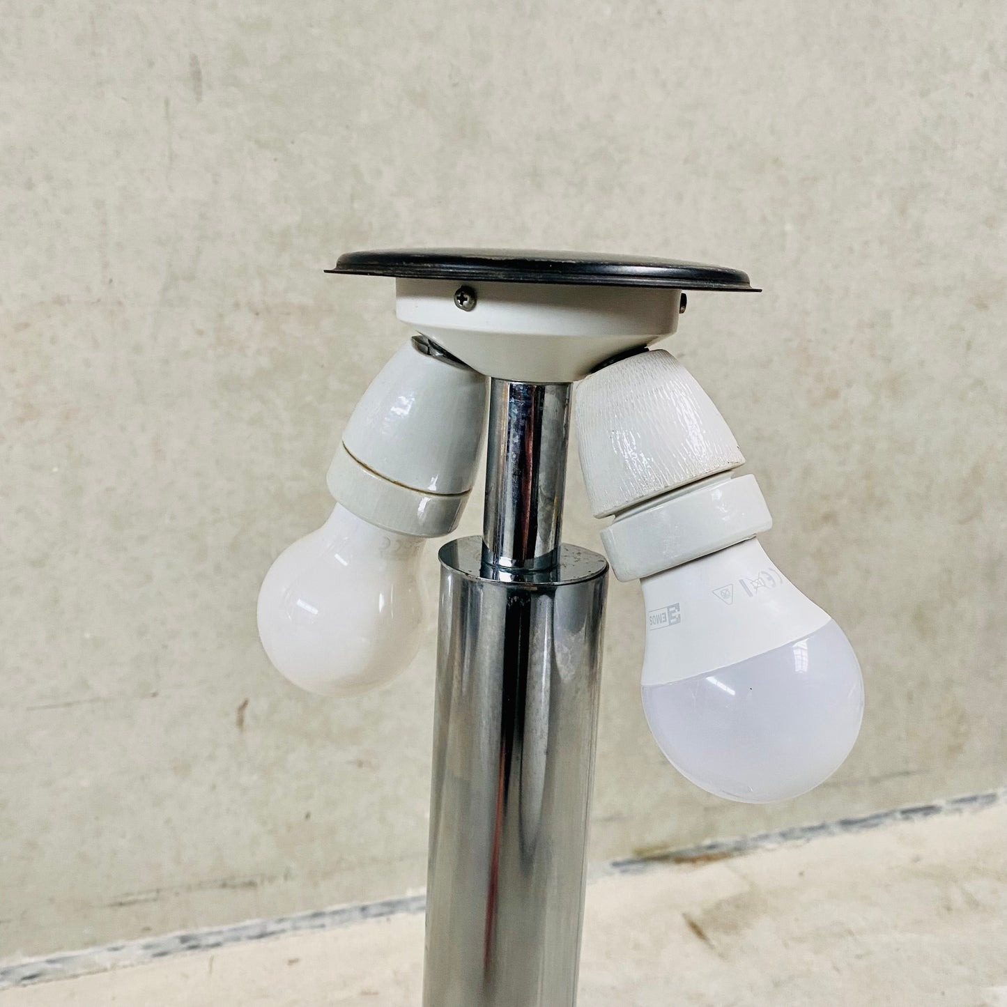 IMPRESSIVE LARGE VINTAGE TABLE LAMP BY RAAK AMSTERDAM, NETHERLANDS 1960S