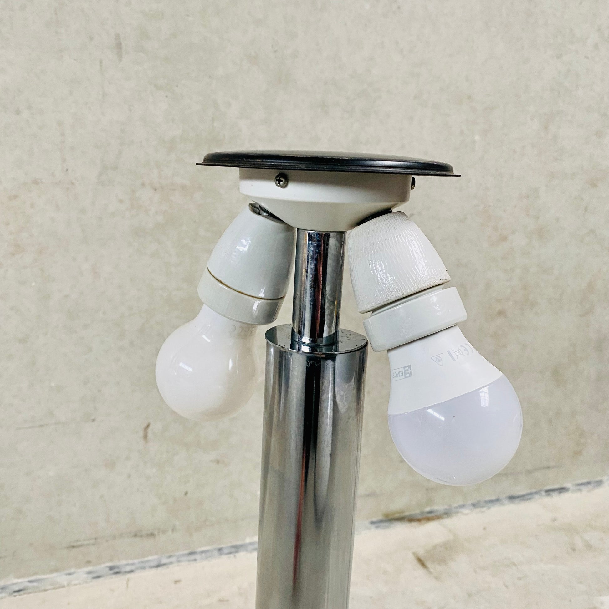 IMPRESSIVE LARGE VINTAGE TABLE LAMP BY RAAK AMSTERDAM, NETHERLANDS 1960S