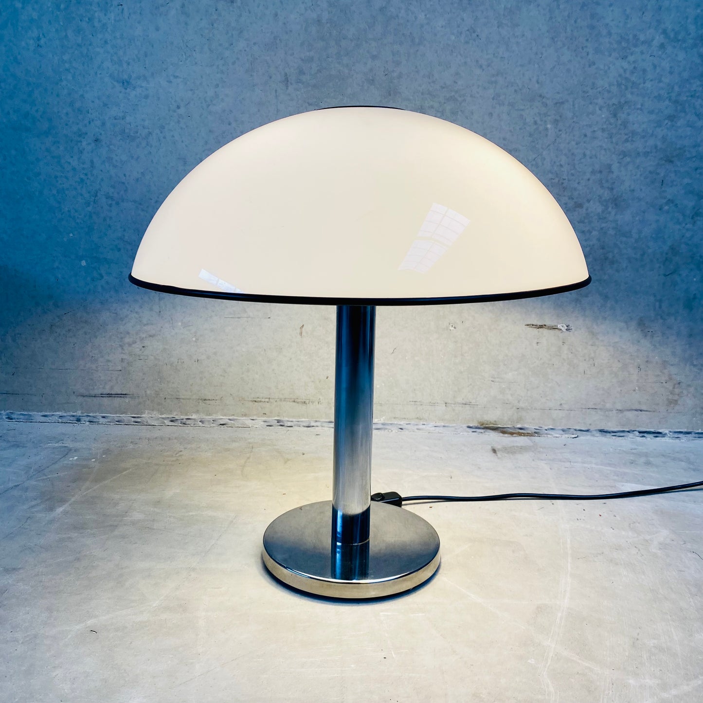 IMPRESSIVE LARGE VINTAGE TABLE LAMP BY RAAK AMSTERDAM, NETHERLANDS 1960S
