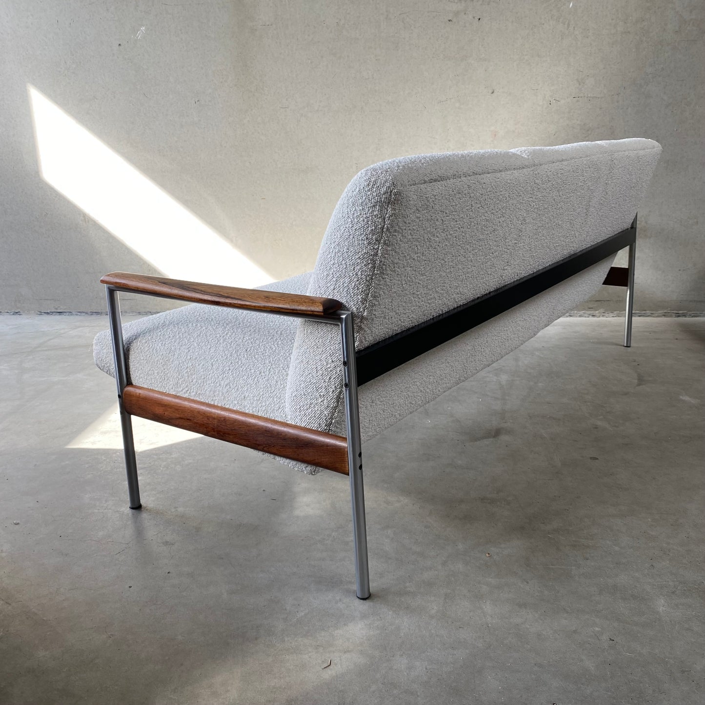 MID-CENTURY 3-SEATER SOFA WITH PALISSANDER FRAME AND BOUCLÉ FABRIC FOR TOPFORM, NETHERLANDS 1970s