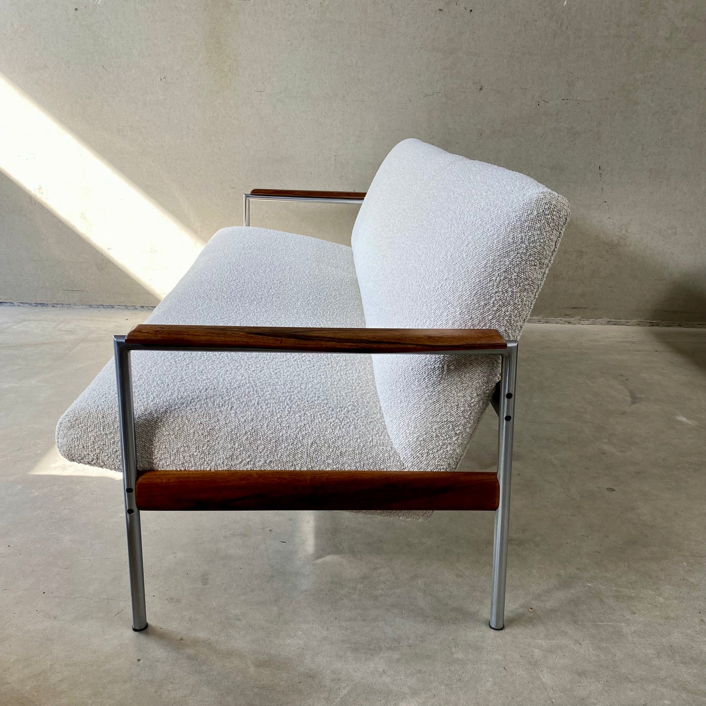 MID-CENTURY 3-SEATER SOFA WITH PALISSANDER FRAME AND BOUCLÉ FABRIC FOR TOPFORM, NETHERLANDS 1970s