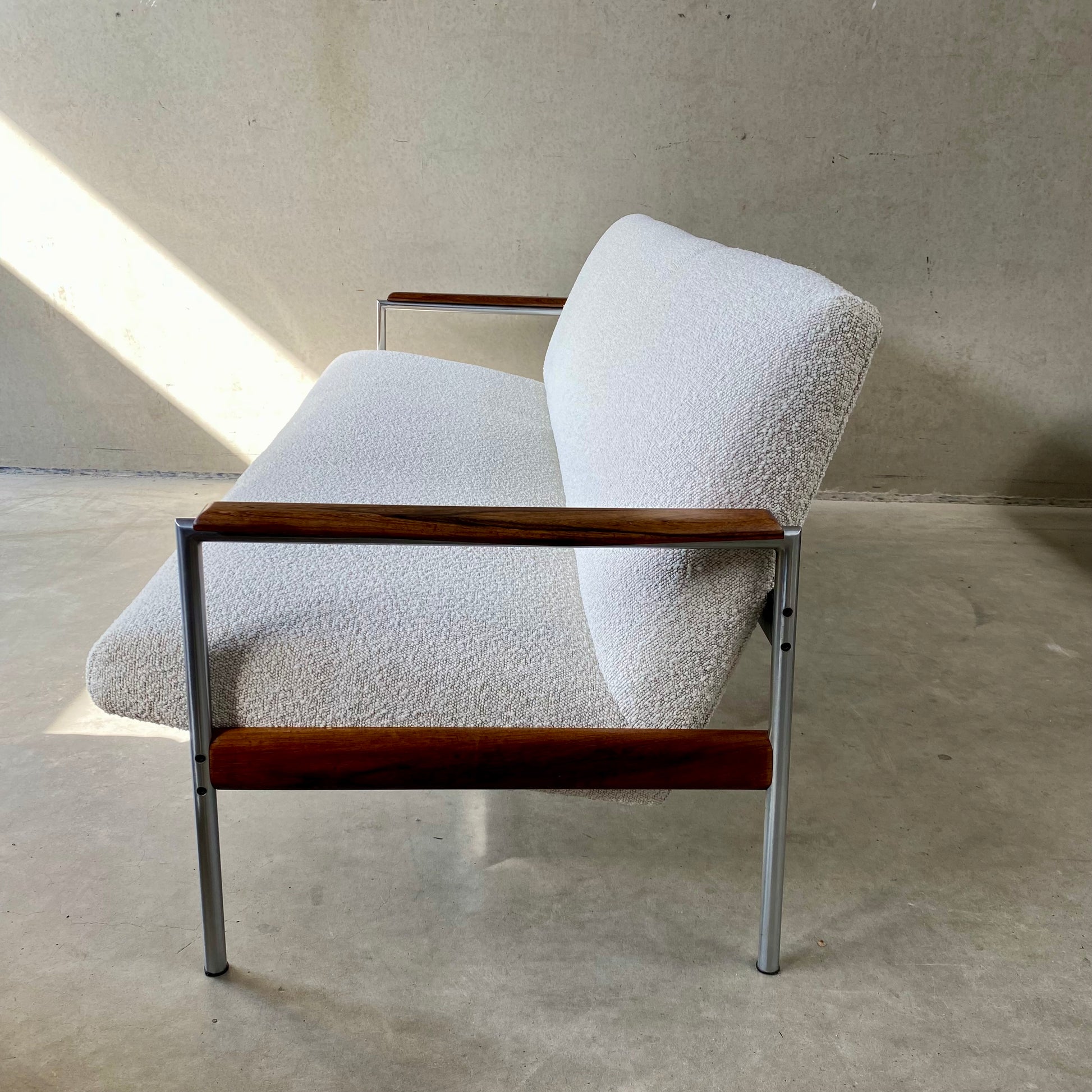 MID-CENTURY 3-SEATER SOFA WITH PALISSANDER FRAME AND BOUCLÉ FABRIC FOR TOPFORM, NETHERLANDS 1970s