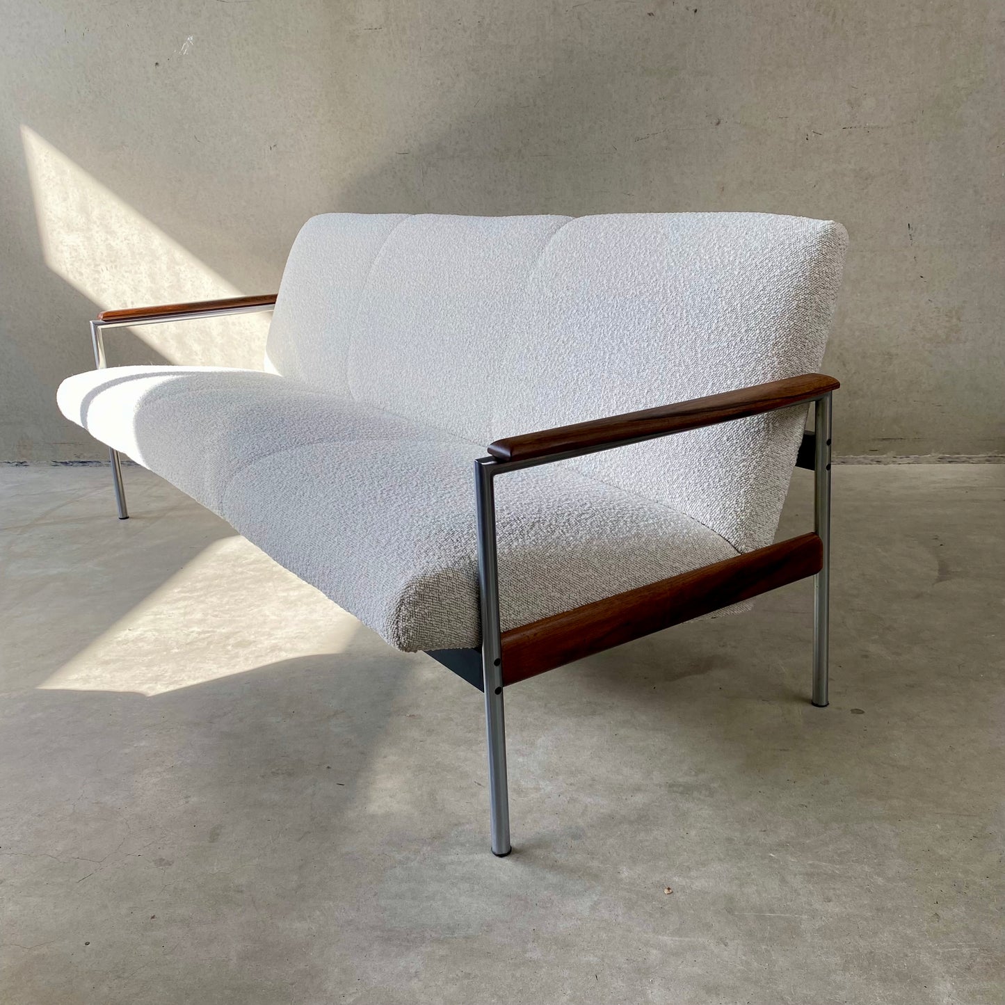 MID-CENTURY 3-SEATER SOFA WITH PALISSANDER FRAME AND BOUCLÉ FABRIC FOR TOPFORM, NETHERLANDS 1970s