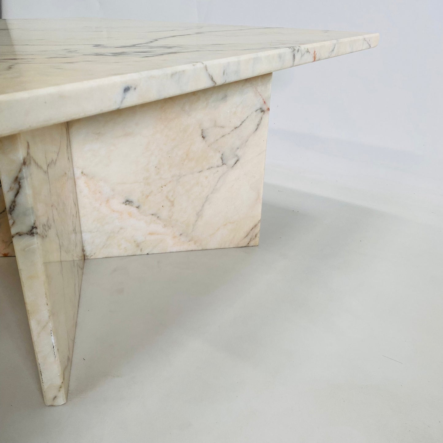 Italienischer Marmor-Couchtisch im Mid-Century-Design, Italien, 1970