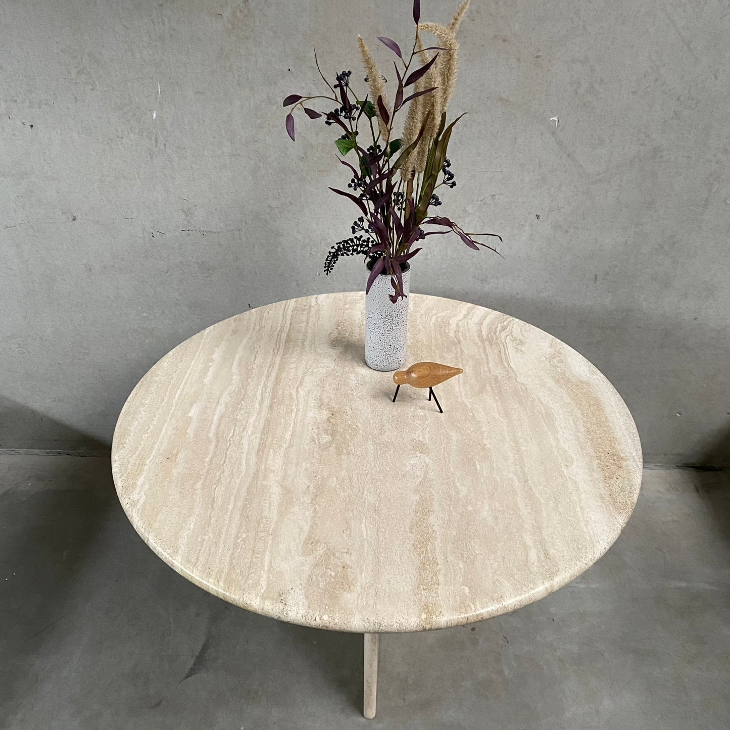 Runder Esstisch aus Travertin im italienischen Mid-Century-Design, Italien, 1970
