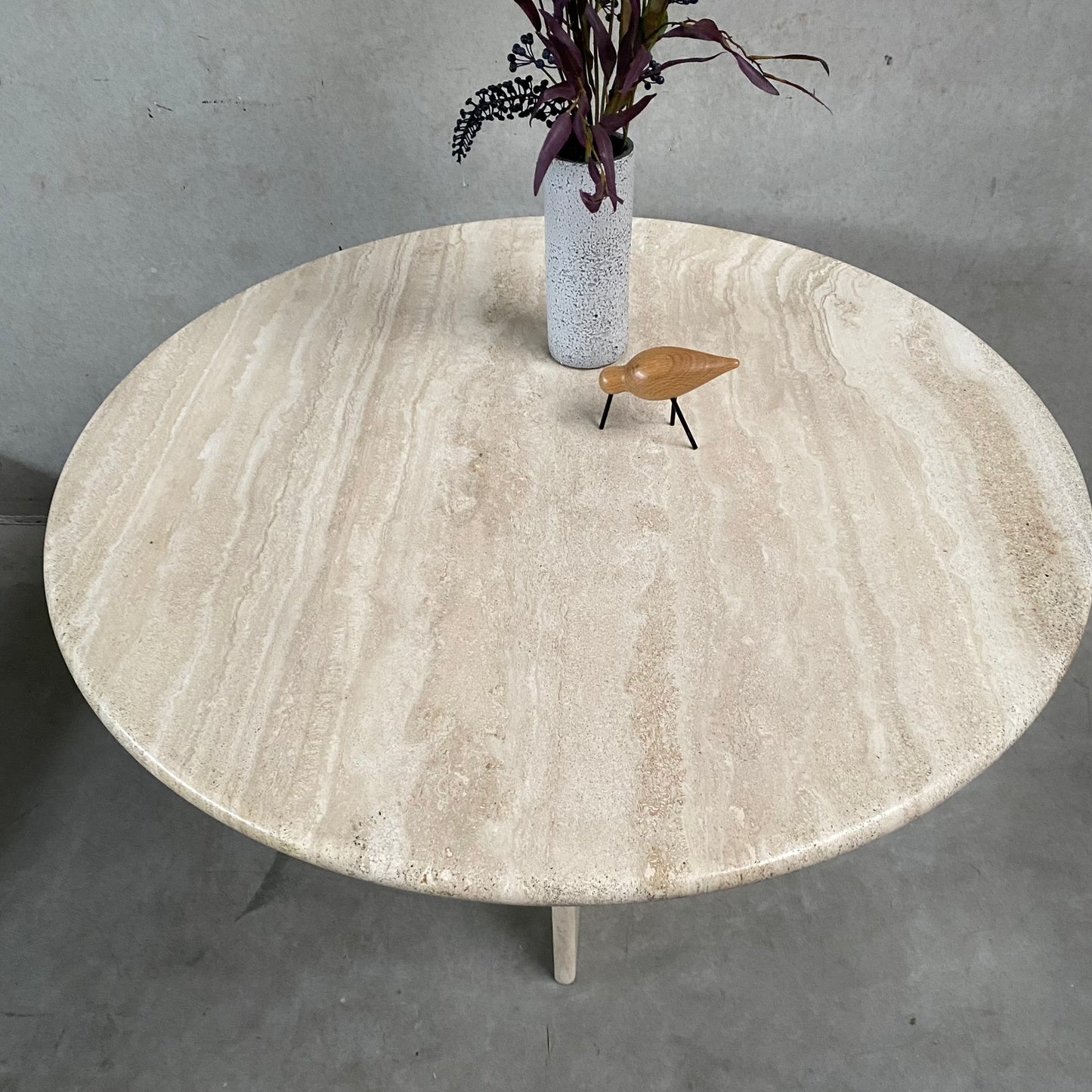 Runder Esstisch aus Travertin im italienischen Mid-Century-Design, Italien, 1970