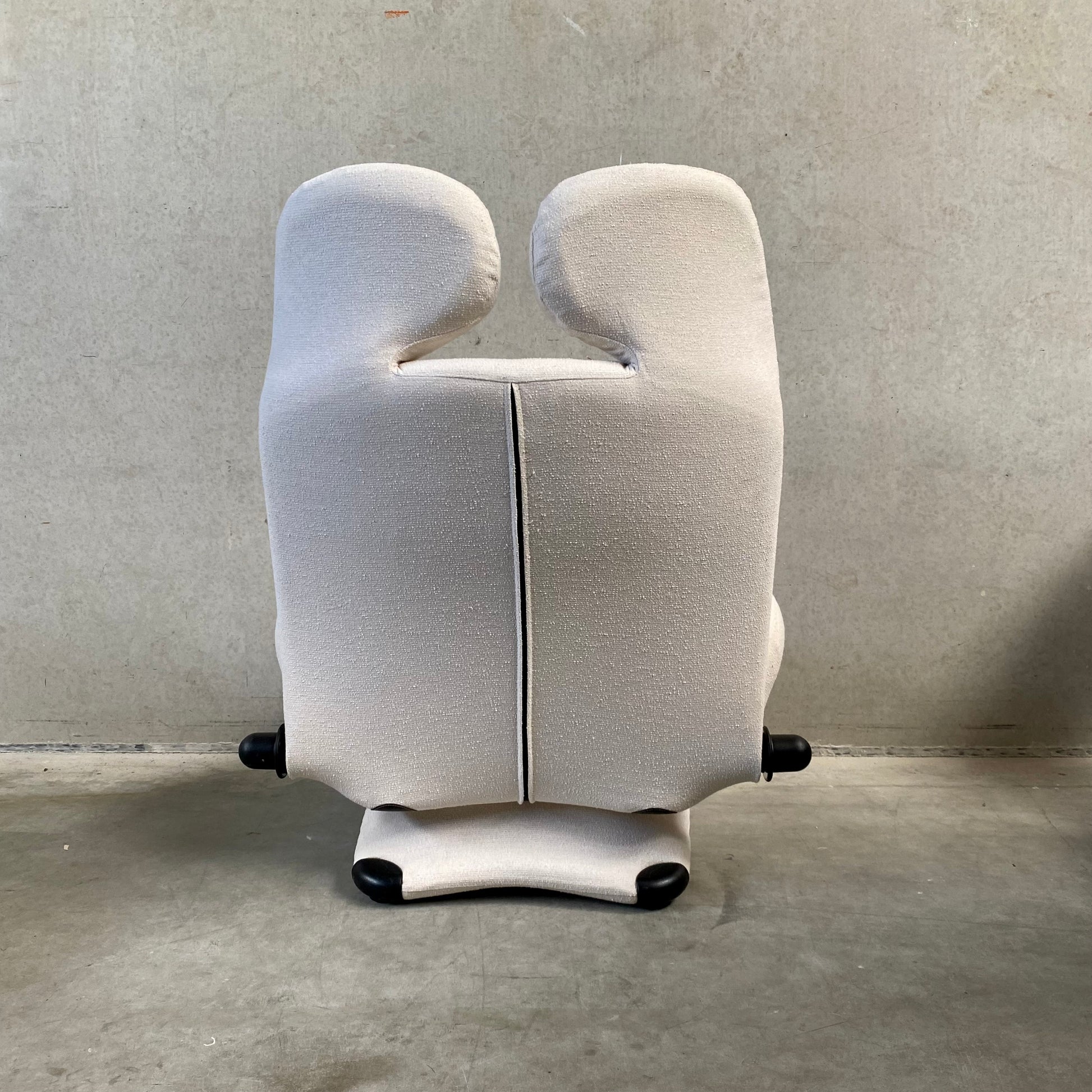 OFF WHITE 111 WINK CHAISE LONGUE BY TOSHIYUKI KITA FOR CASSINA, ITALY 1980s