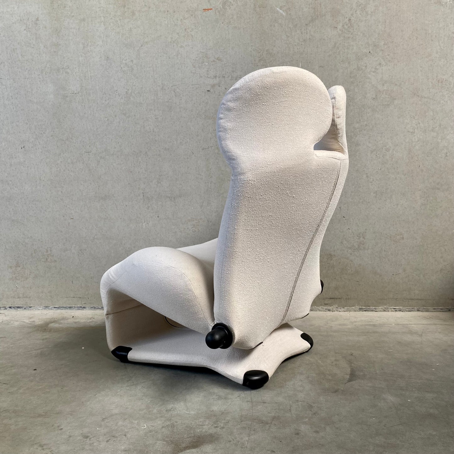 OFF WHITE 111 WINK CHAISE LONGUE BY TOSHIYUKI KITA FOR CASSINA, ITALY 1980s