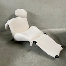 Load image into Gallery viewer, OFF WHITE 111 WINK CHAISE LONGUE BY TOSHIYUKI KITA FOR CASSINA, ITALY 1980s
