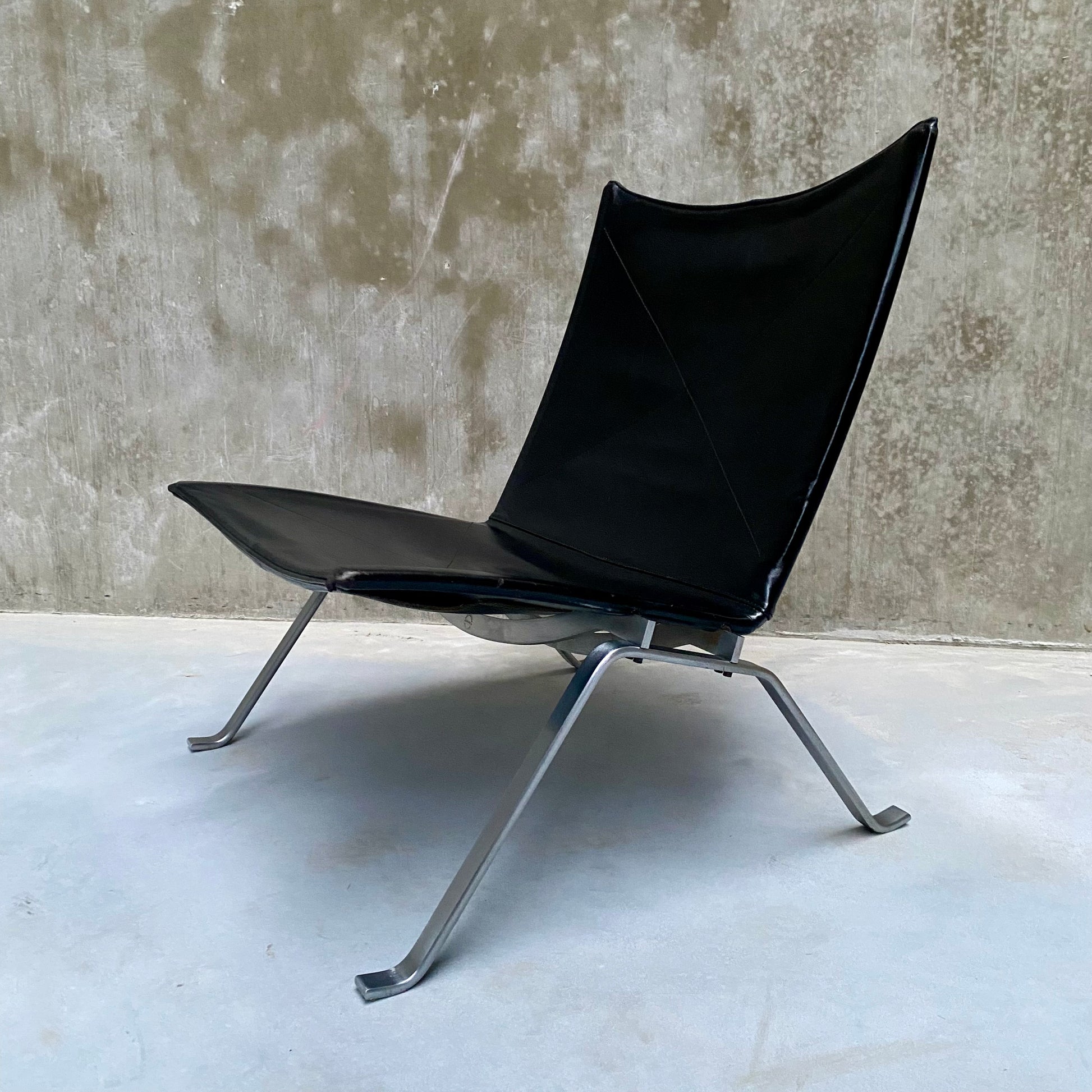 "PK22" LOUNGE CHAIR BY FRITZ HANSEN FOR POUL KJÆRHOLM, DENMARK