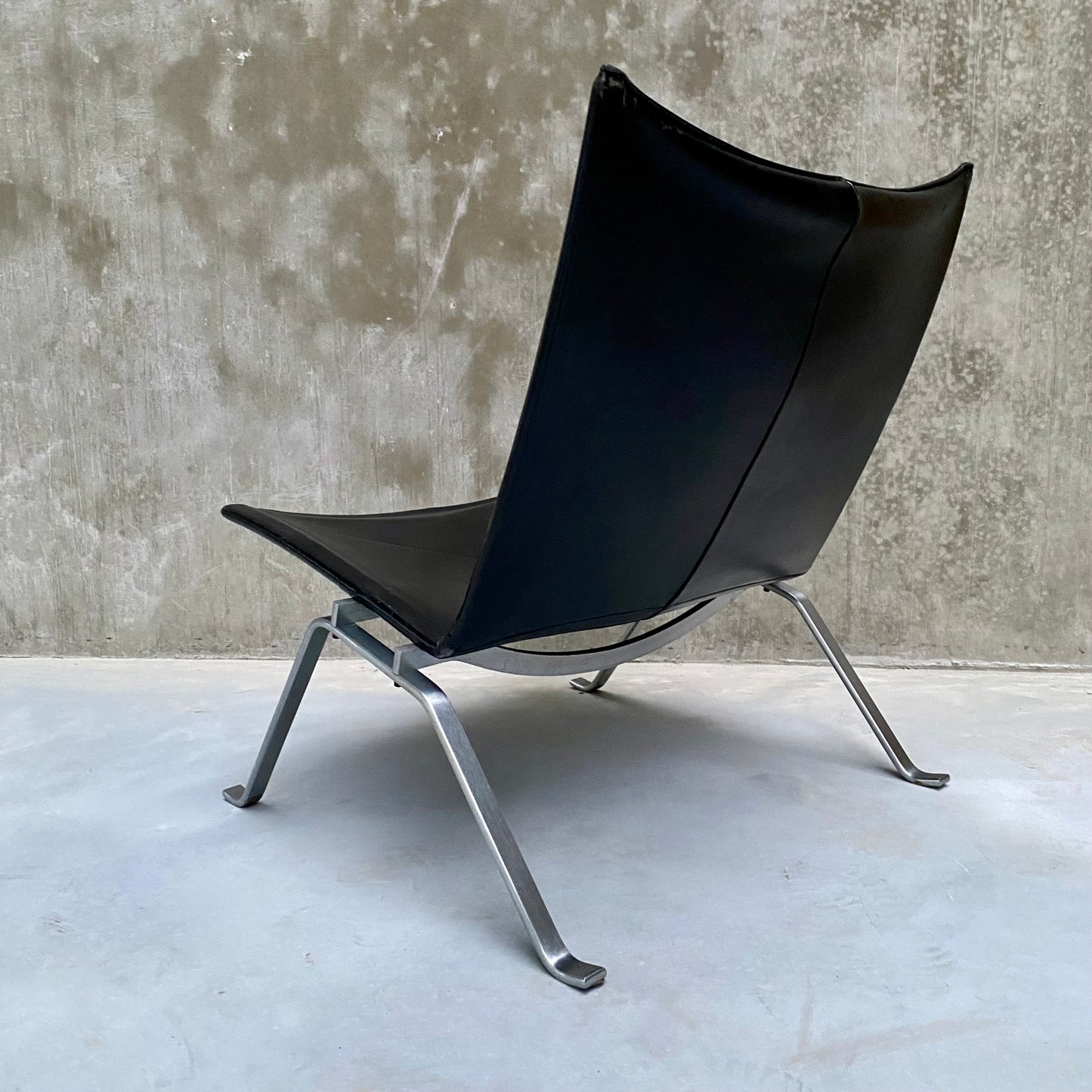 "PK22" LOUNGE CHAIR BY FRITZ HANSEN FOR POUL KJÆRHOLM, DENMARK