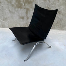 Load image into Gallery viewer, &quot;PK22&quot; LOUNGE CHAIR BY FRITZ HANSEN FOR POUL KJÆRHOLM, DENMARK
