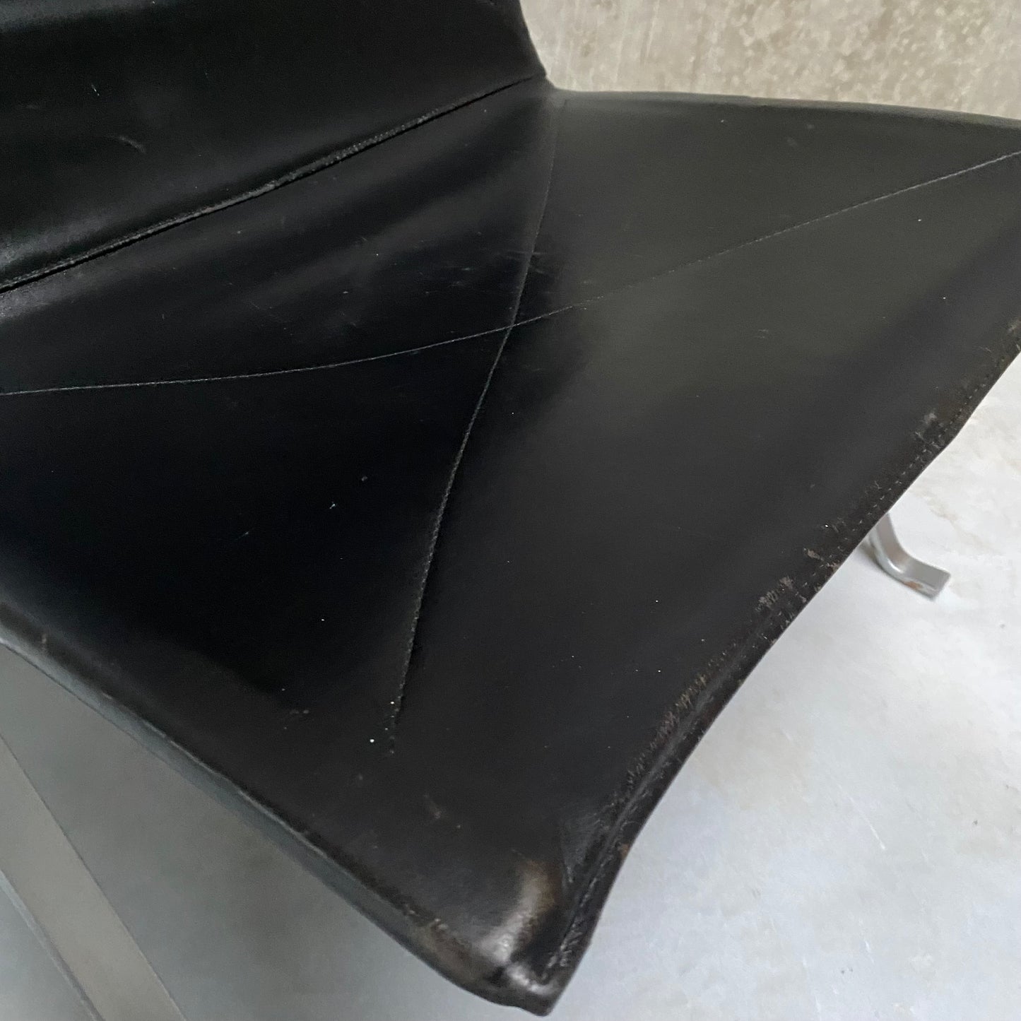 "PK22" LOUNGE CHAIR BY FRITZ HANSEN FOR POUL KJÆRHOLM, DENMARK