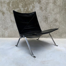 Load image into Gallery viewer, &quot;PK22&quot; LOUNGE CHAIR BY FRITZ HANSEN FOR POUL KJÆRHOLM, DENMARK
