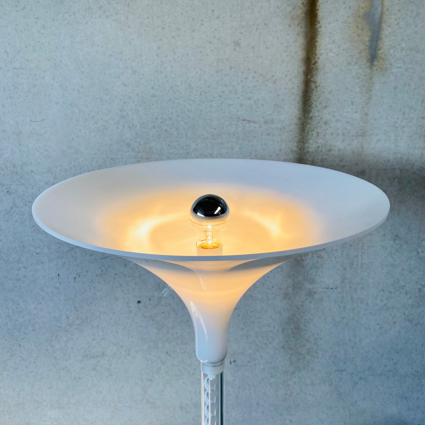 PLEXIGLASS PERSPEX FLOOR LAMP HARCO LOOR HAARLEM, NETHERLANDS 1980S 