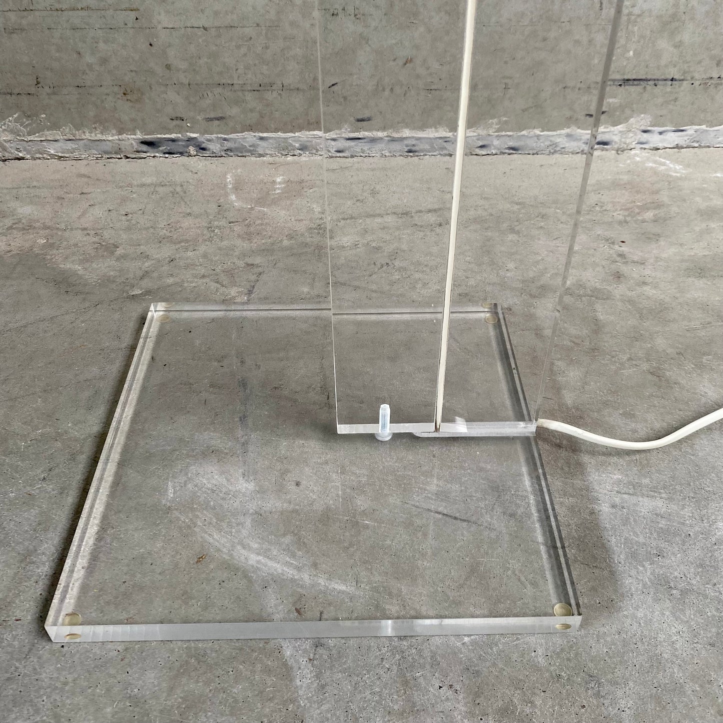 PLEXIGLASS PERSPEX FLOOR LAMP 'CONE' HARCO LOOR HAARLEM, NETHERLANDS 1970S