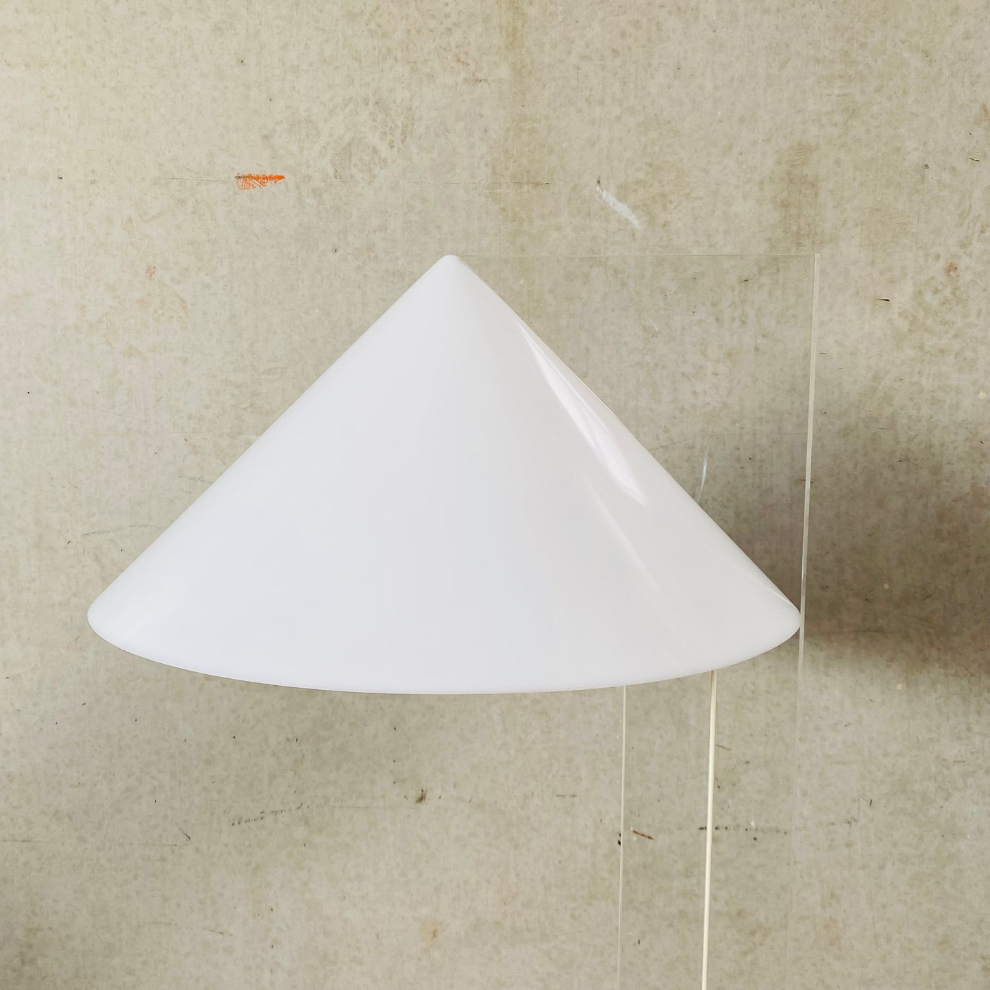 PLEXIGLASS PERSPEX FLOOR LAMP 'CONE' HARCO LOOR HAARLEM, NETHERLANDS 1970S