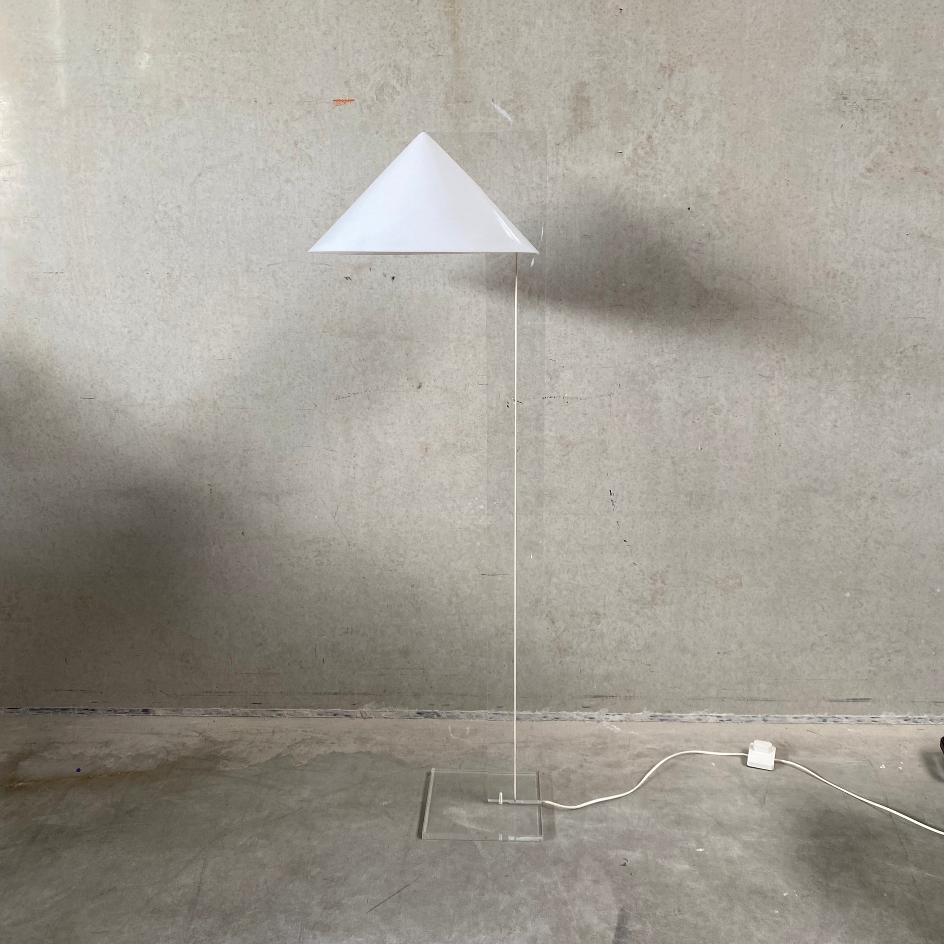 PLEXIGLASS PERSPEX FLOOR LAMP 'CONE' HARCO LOOR HAARLEM, NETHERLANDS 1970S