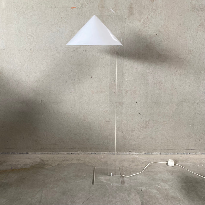 PLEXIGLASS PERSPEX FLOOR LAMP 'CONE' HARCO LOOR HAARLEM, NETHERLANDS 1970S