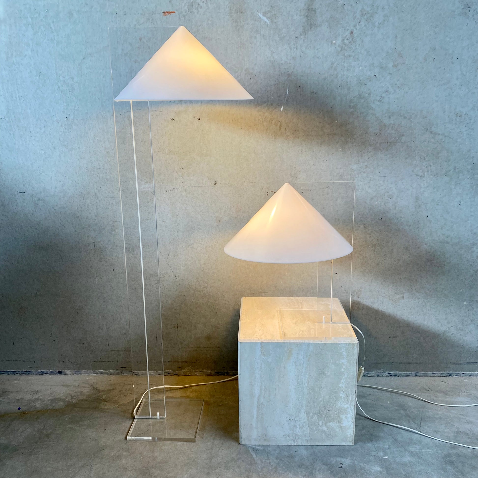 PLEXIGLASS PERSPEX FLOOR LAMP 'CONE' HARCO LOOR HAARLEM, NETHERLANDS 1970S