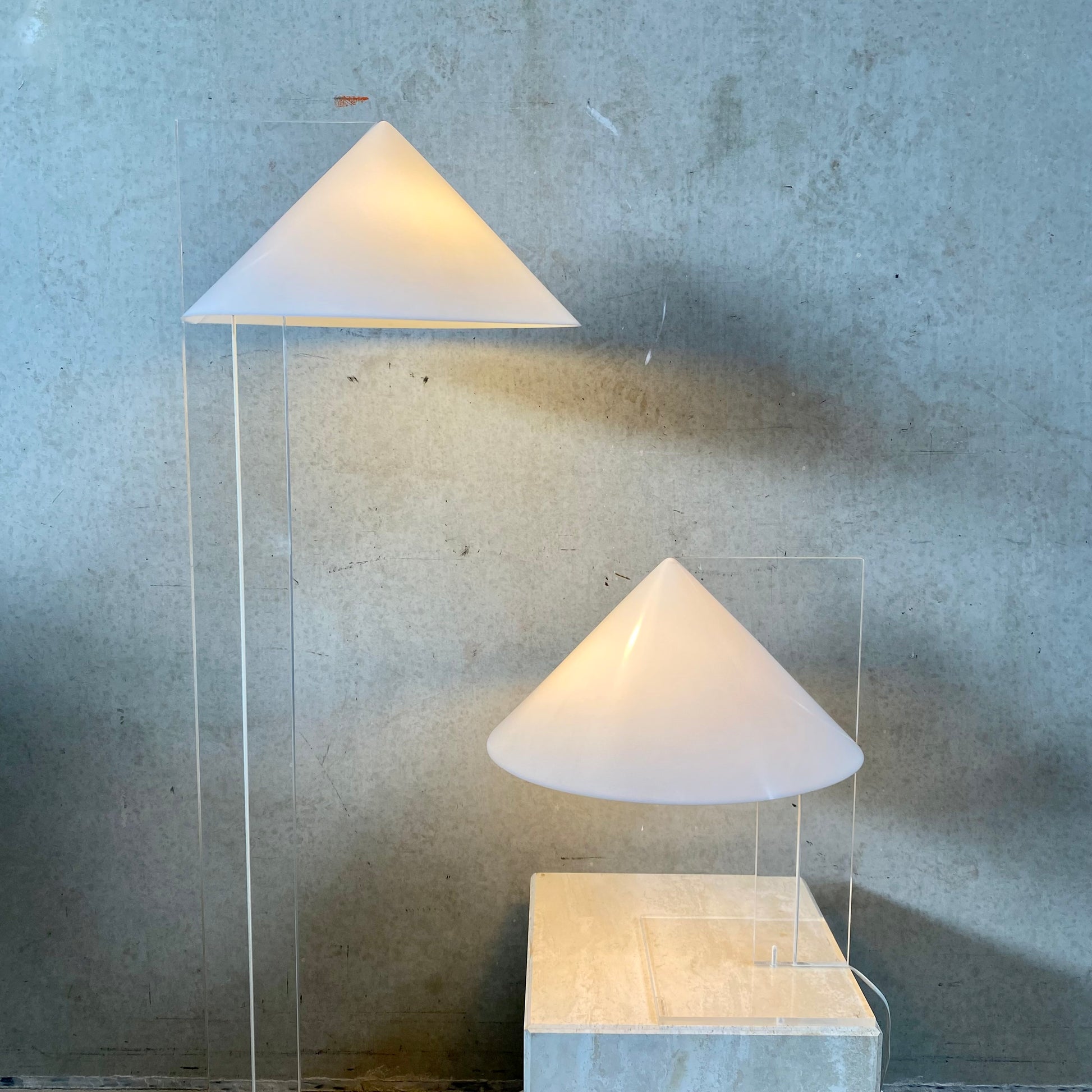 PLEXIGLASS PERSPEX FLOOR LAMP 'CONE' HARCO LOOR HAARLEM, NETHERLANDS 1970S