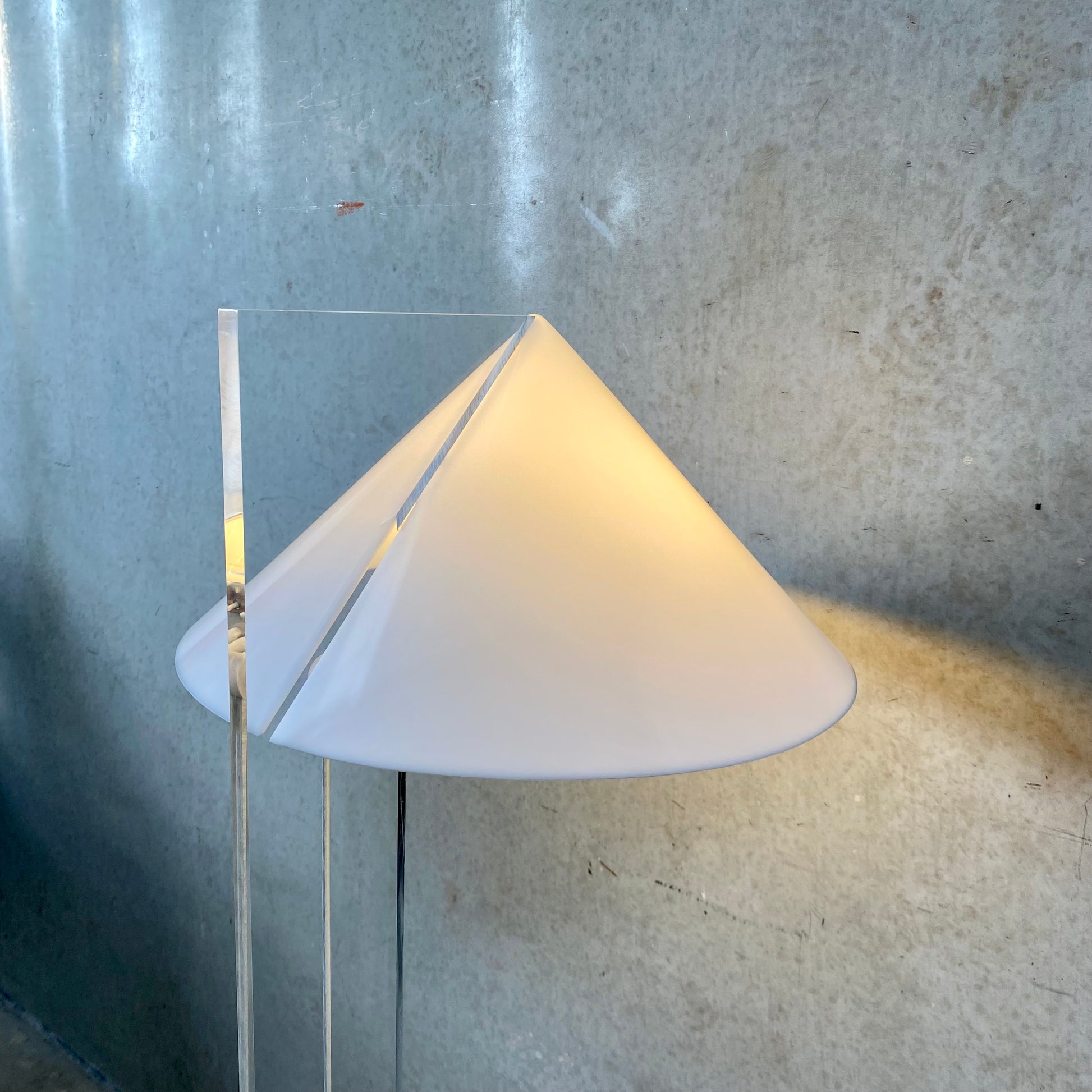 PLEXIGLASS PERSPEX FLOOR LAMP 'CONE' HARCO LOOR HAARLEM, NETHERLANDS 1970S