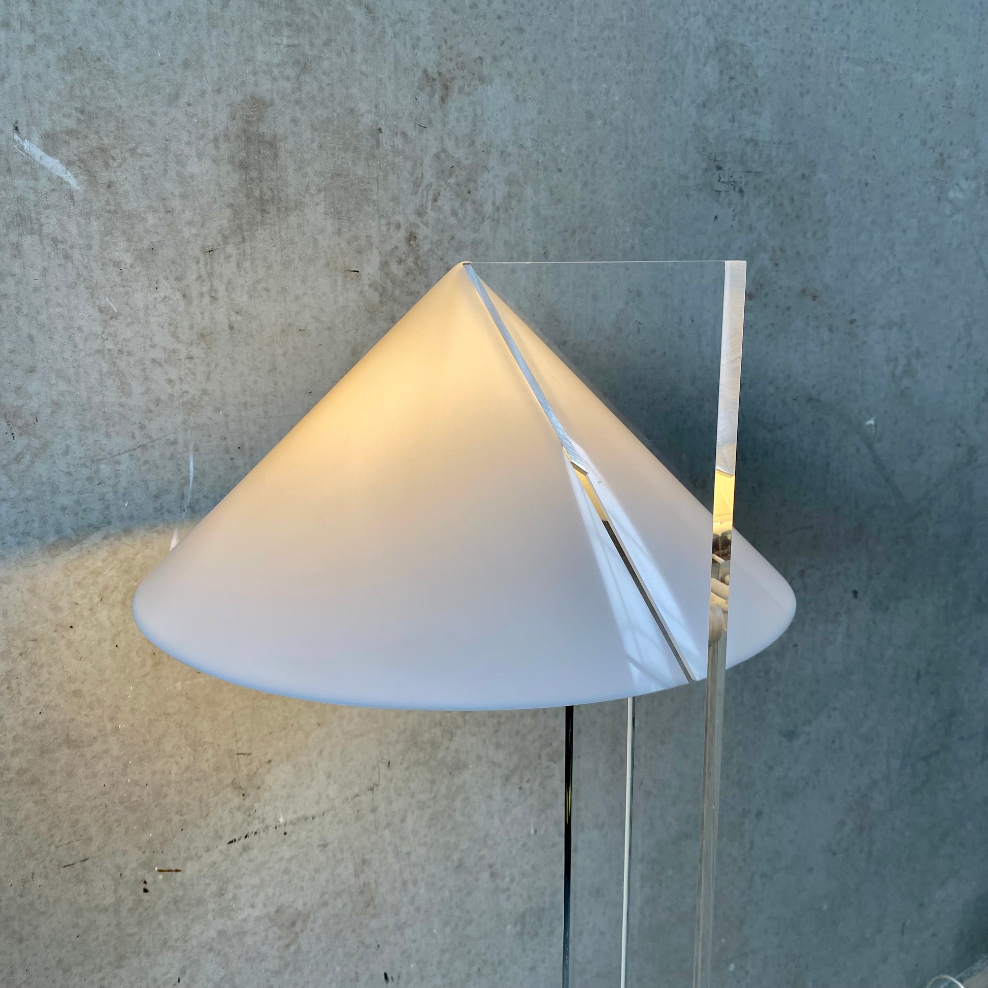 PLEXIGLASS PERSPEX FLOOR LAMP 'CONE' HARCO LOOR HAARLEM, NETHERLANDS 1970S