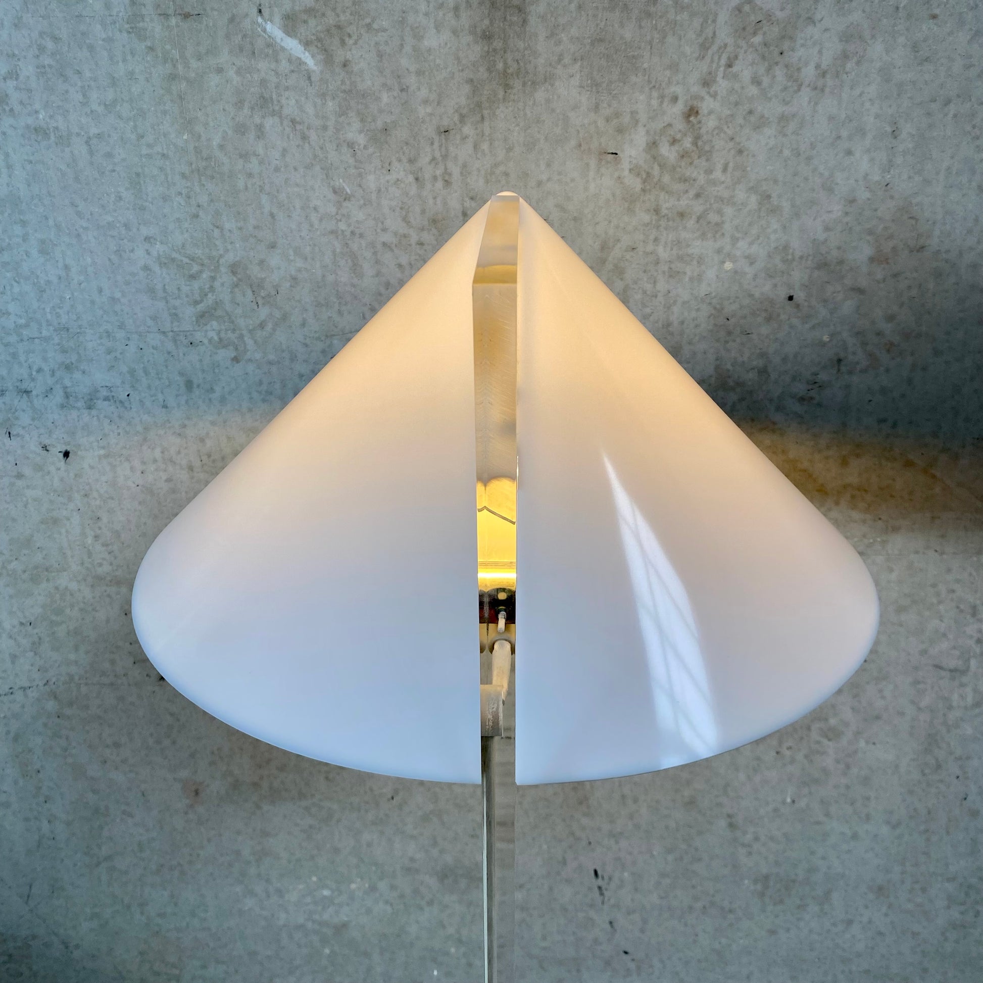 PLEXIGLASS PERSPEX FLOOR LAMP 'CONE' HARCO LOOR HAARLEM, NETHERLANDS 1970S