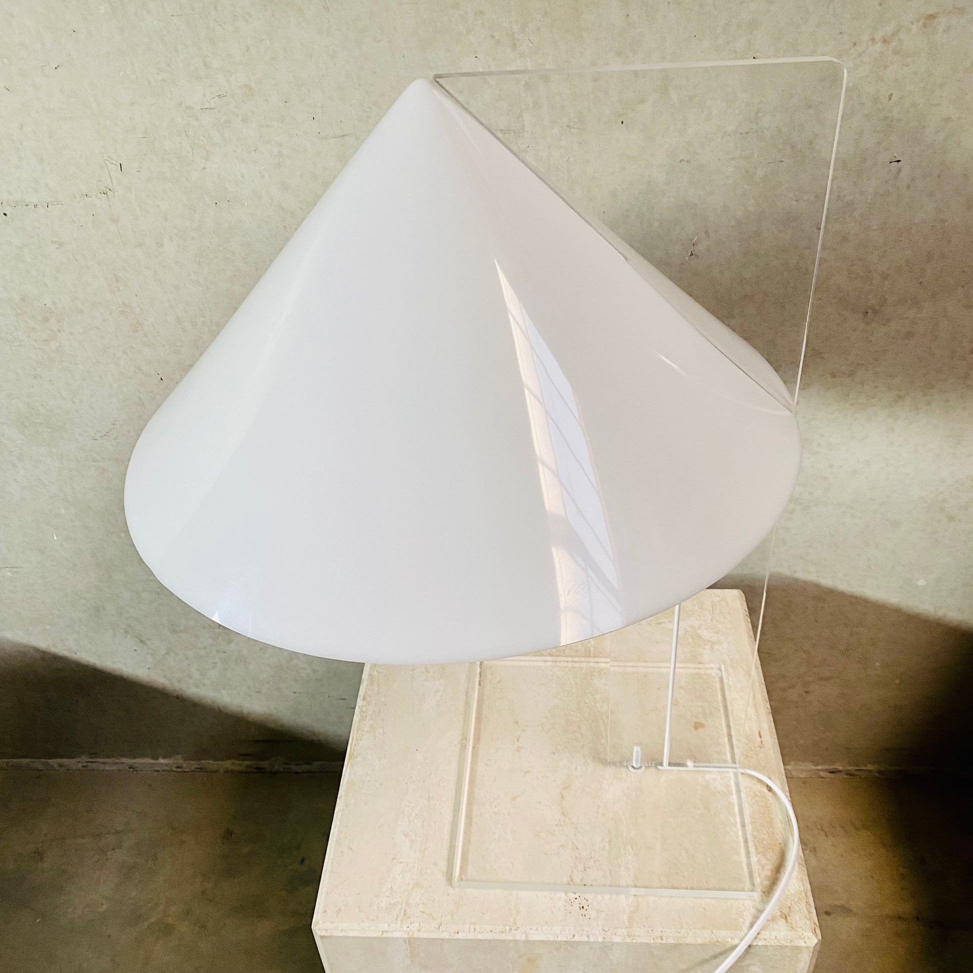 PLEXIGLASS PERSPEX TABLE LAMP 'CONE' HARCO LOOR HAARLEM, NETHERLANDS 1970S 