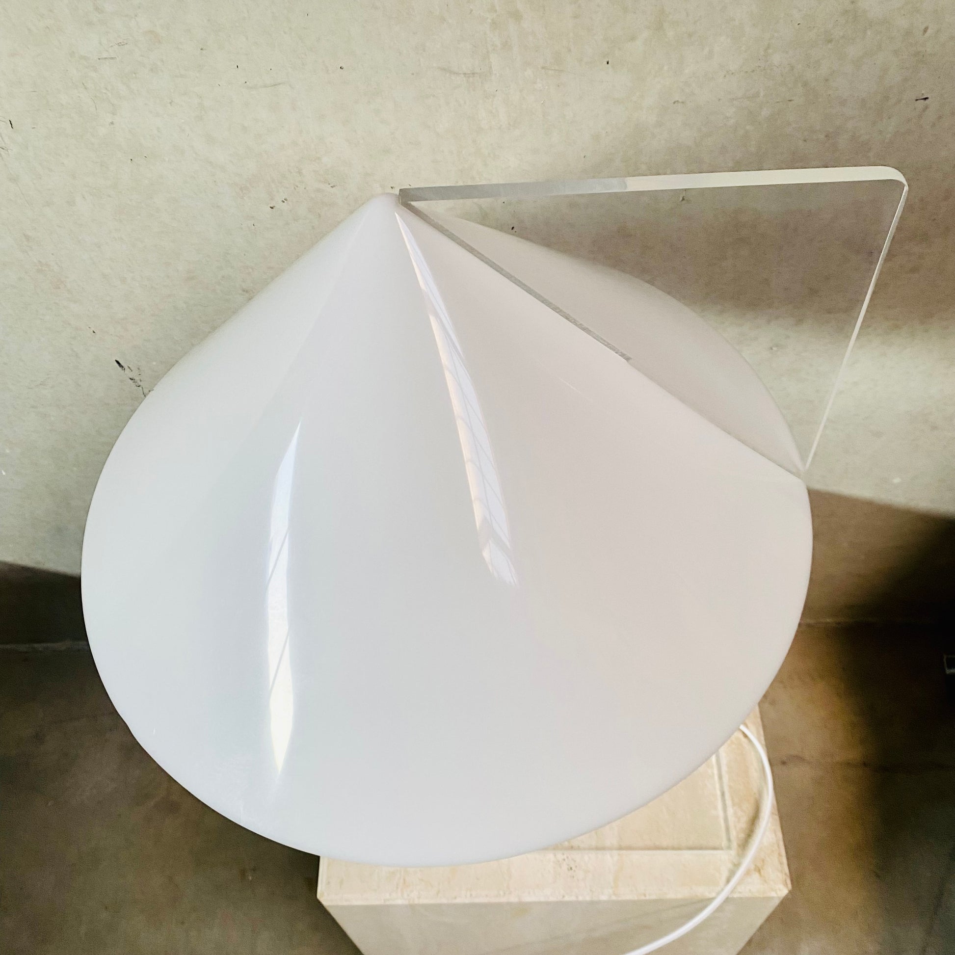 PLEXIGLASS PERSPEX TABLE LAMP 'CONE' HARCO LOOR HAARLEM, NETHERLANDS 1970S 