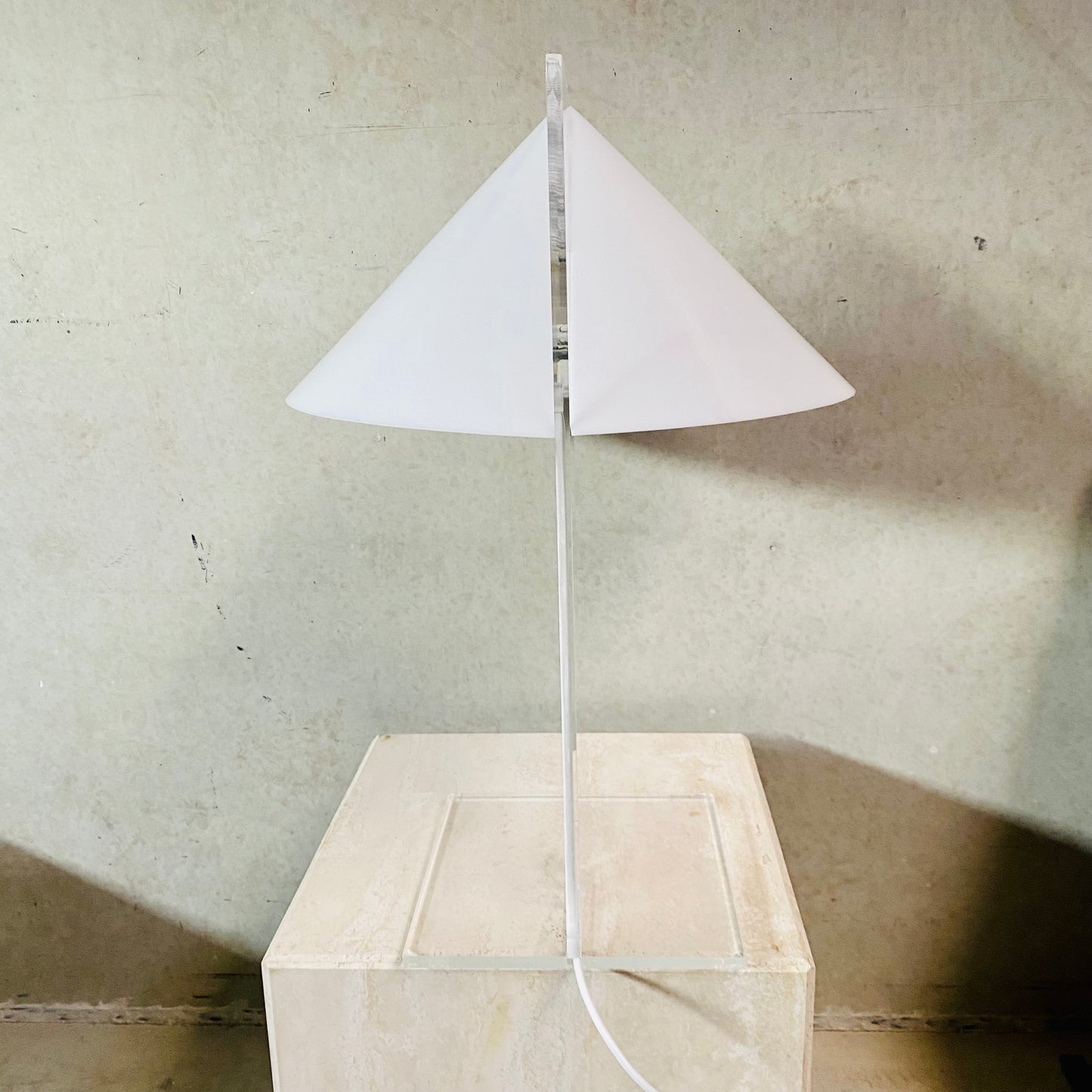 PLEXIGLASS PERSPEX TABLE LAMP 'CONE' HARCO LOOR HAARLEM, NETHERLANDS 1970S 