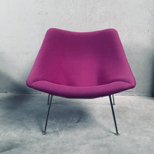 Load image into Gallery viewer, Purple Lounge Chair Oyster &quot;F157&quot; by Pierre Paulin for Artifort, Netherlands 1970
