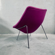 Load image into Gallery viewer, Purple Lounge Chair Oyster &quot;F157&quot; by Pierre Paulin for Artifort, Netherlands 1970
