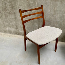 Load image into Gallery viewer, SET FOR 4 ROSEWOOD DINING CHAIRS WITH BOUCLÉ UPHOLSTERY FOR TOPFORM, NETHERLANDS 1960S
