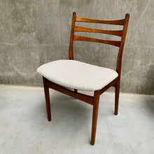 Load image into Gallery viewer, SET FOR 4 ROSEWOOD DINING CHAIRS WITH BOUCLÉ UPHOLSTERY FOR TOPFORM, NETHERLANDS 1960S
