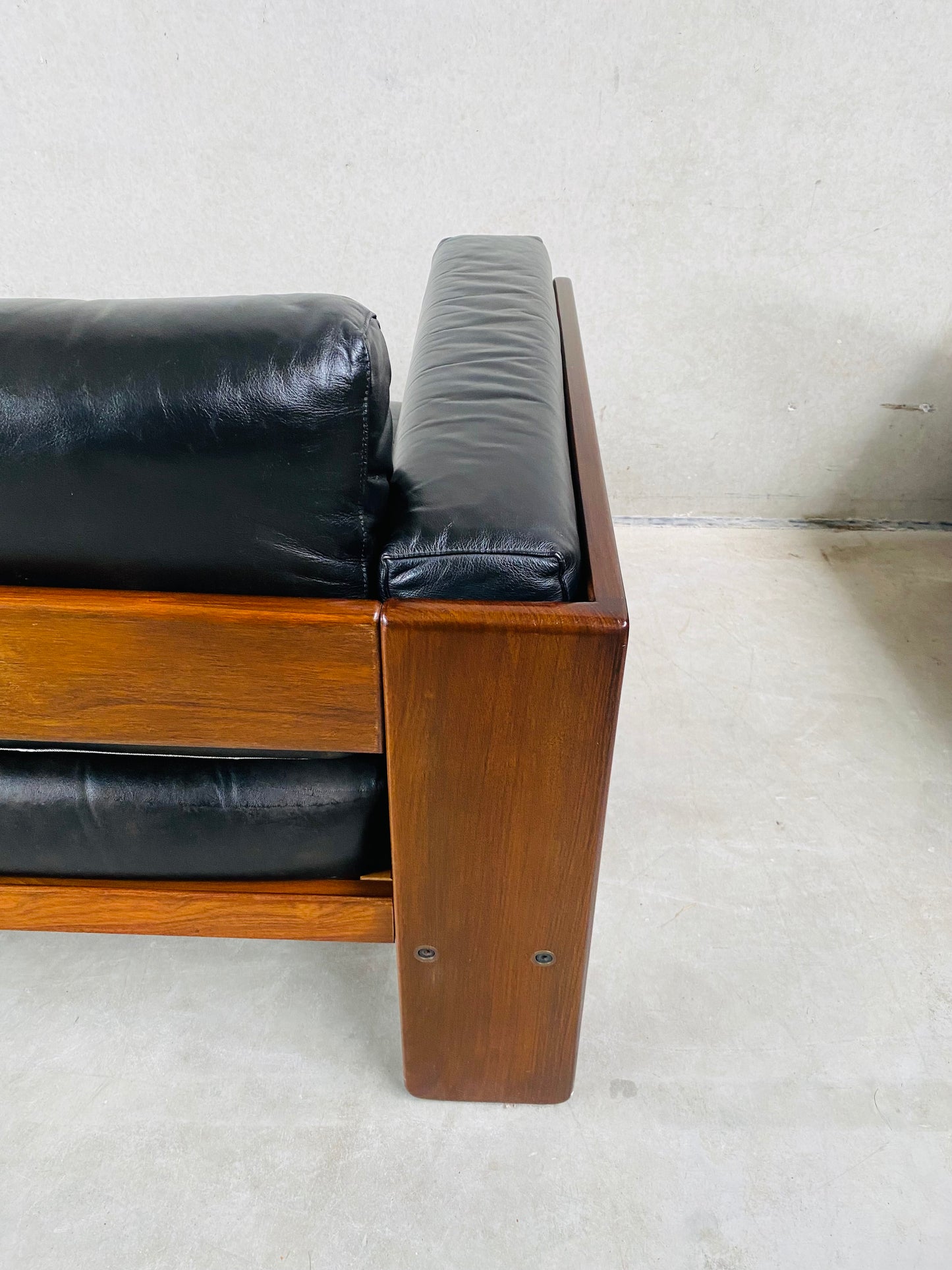 Set aus 2 schwarzen Ledersesseln „Bastiano“ von Tobia Scarpa für Knoll, Italien 1960