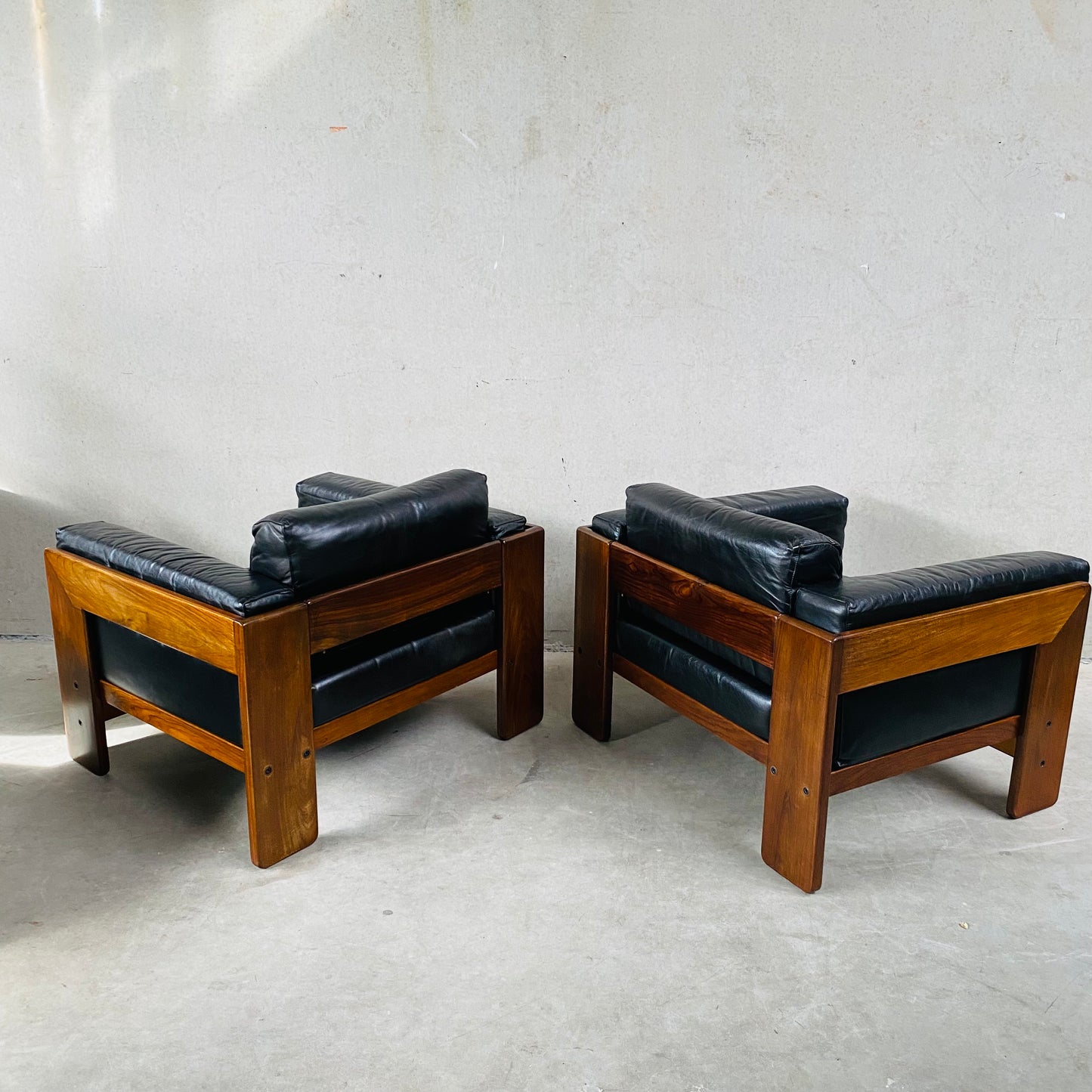 Set aus 2 schwarzen Ledersesseln „Bastiano“ von Tobia Scarpa für Knoll, Italien 1960