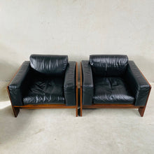 Load image into Gallery viewer, Set of 2 Black Leather Arm Chairs &quot;Bastiano&quot; by Tobia Scarpa for Knoll, Italy 1960
