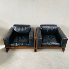 Load image into Gallery viewer, Set of 2 Black Leather Arm Chairs &quot;Bastiano&quot; by Tobia Scarpa for Knoll, Italy 1960
