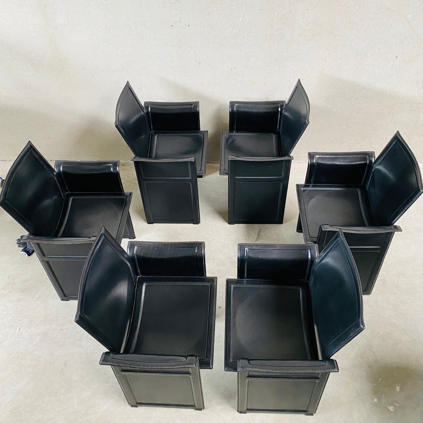 SET OF 6 BLACK LEATHER DINING CHAIRS "KORIUM" BY TITO AGNOLI FOR MATTEO GRASSI, ITALY 1970S