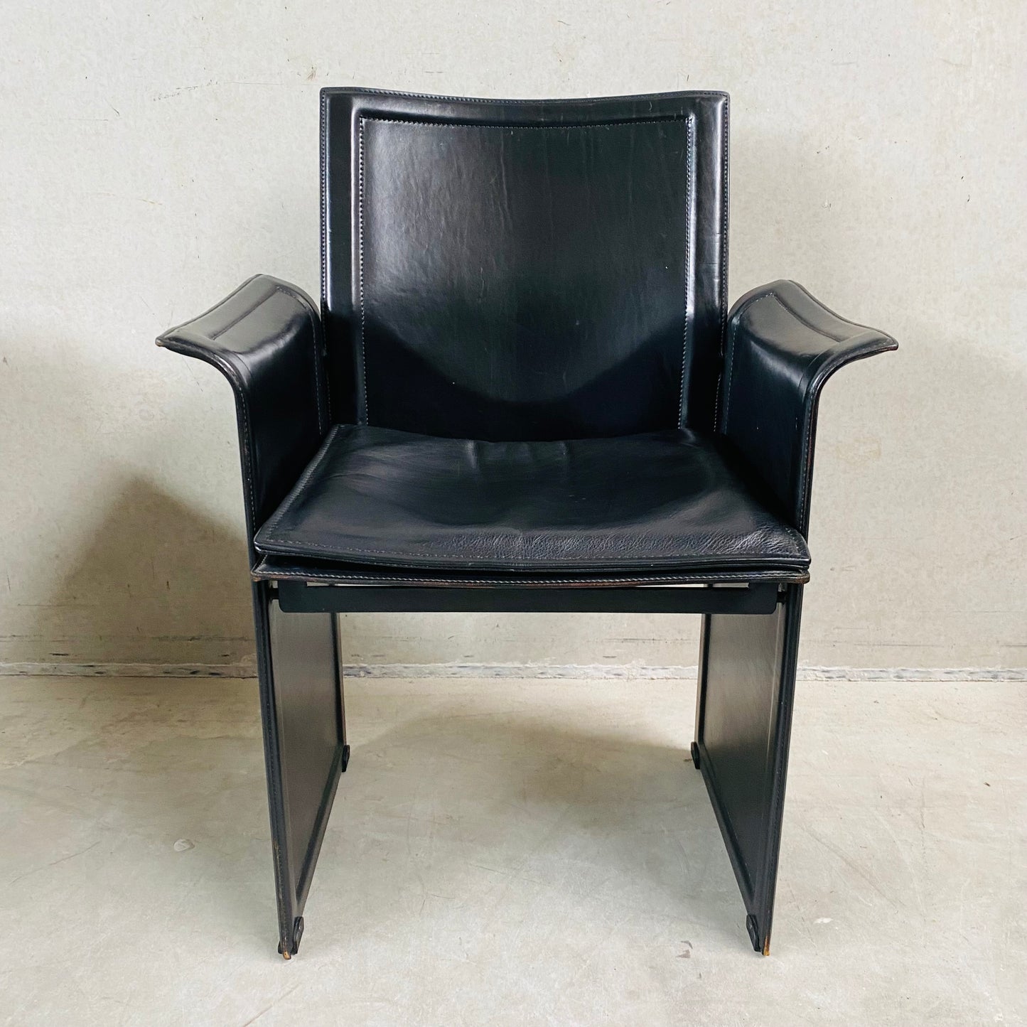 SET OF 6 BLACK LEATHER DINING CHAIRS "KORIUM" BY TITO AGNOLI FOR MATTEO GRASSI, ITALY 1970S