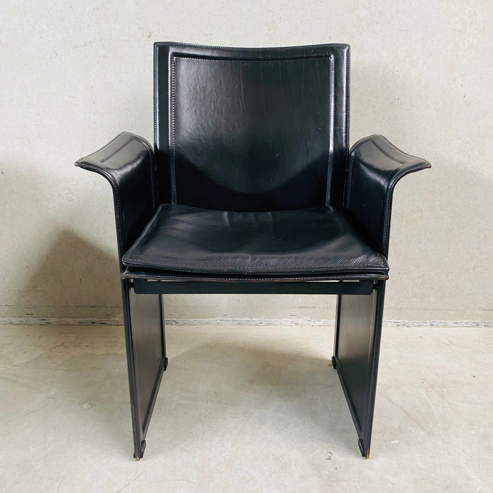 SET OF 6 BLACK LEATHER DINING CHAIRS "KORIUM" BY TITO AGNOLI FOR MATTEO GRASSI, ITALY 1970S