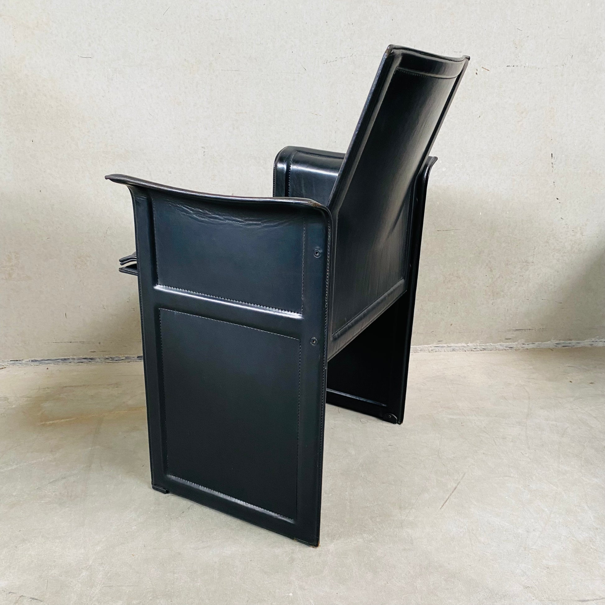 SET OF 6 BLACK LEATHER DINING CHAIRS "KORIUM" BY TITO AGNOLI FOR MATTEO GRASSI, ITALY 1970S