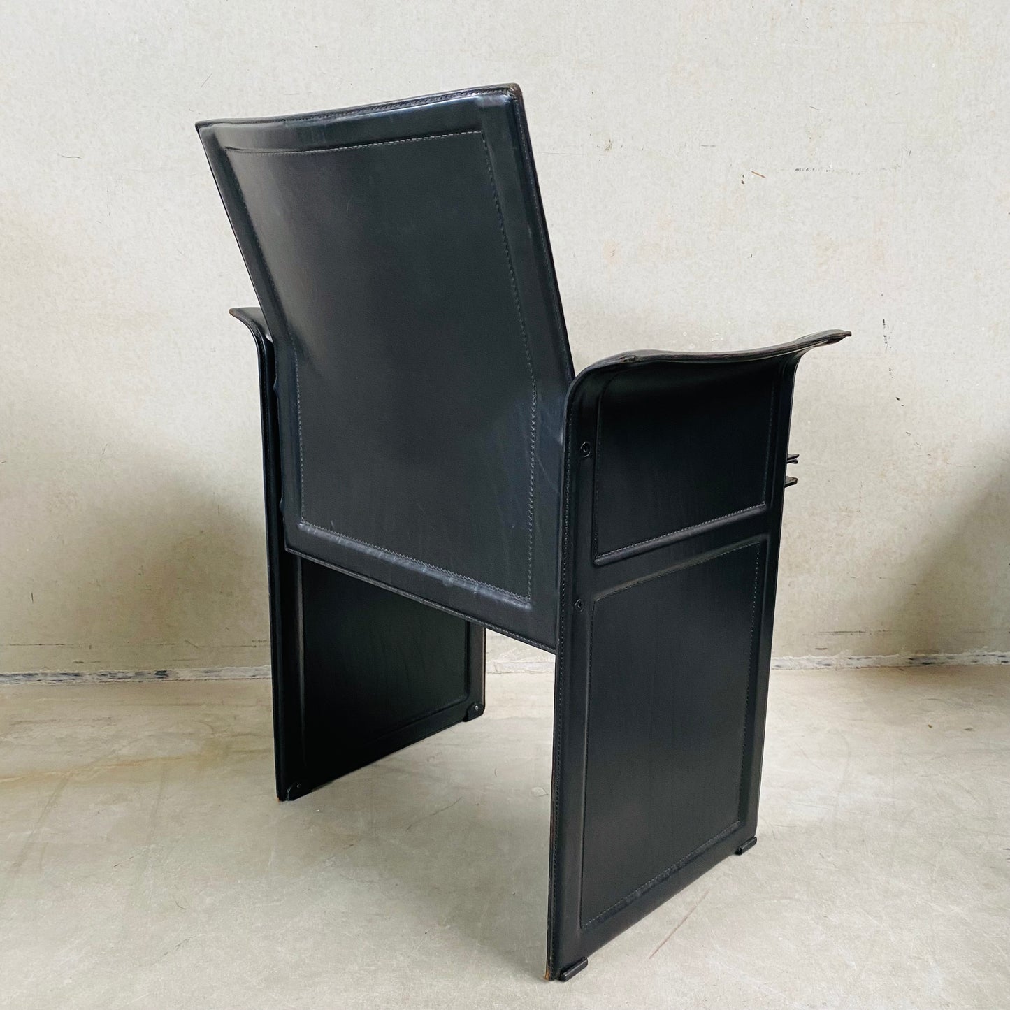 SET OF 6 BLACK LEATHER DINING CHAIRS "KORIUM" BY TITO AGNOLI FOR MATTEO GRASSI, ITALY 1970S