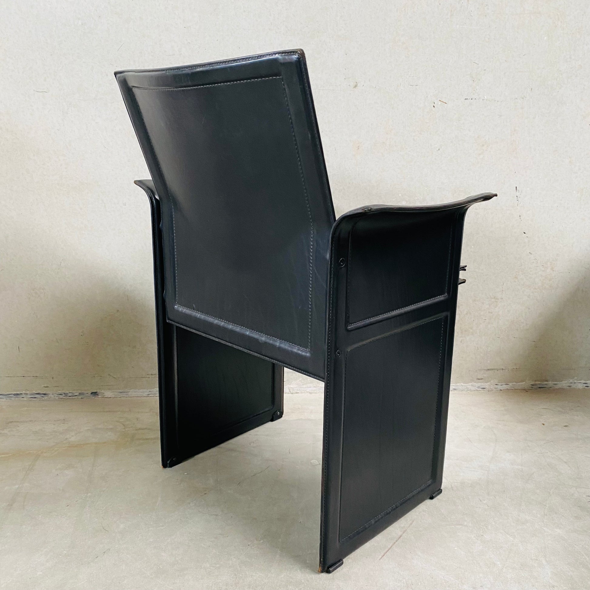 SET OF 6 BLACK LEATHER DINING CHAIRS "KORIUM" BY TITO AGNOLI FOR MATTEO GRASSI, ITALY 1970S