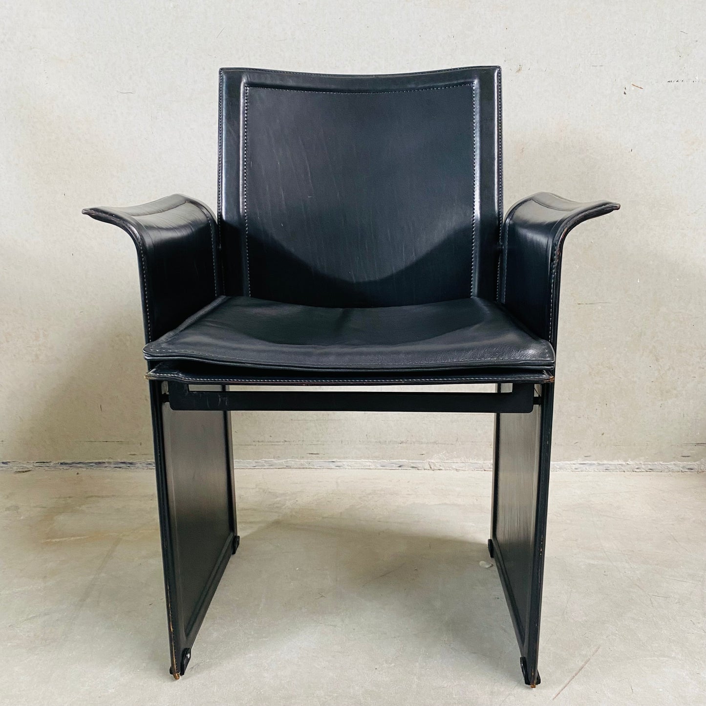 SET OF 6 BLACK LEATHER DINING CHAIRS "KORIUM" BY TITO AGNOLI FOR MATTEO GRASSI, ITALY 1970S