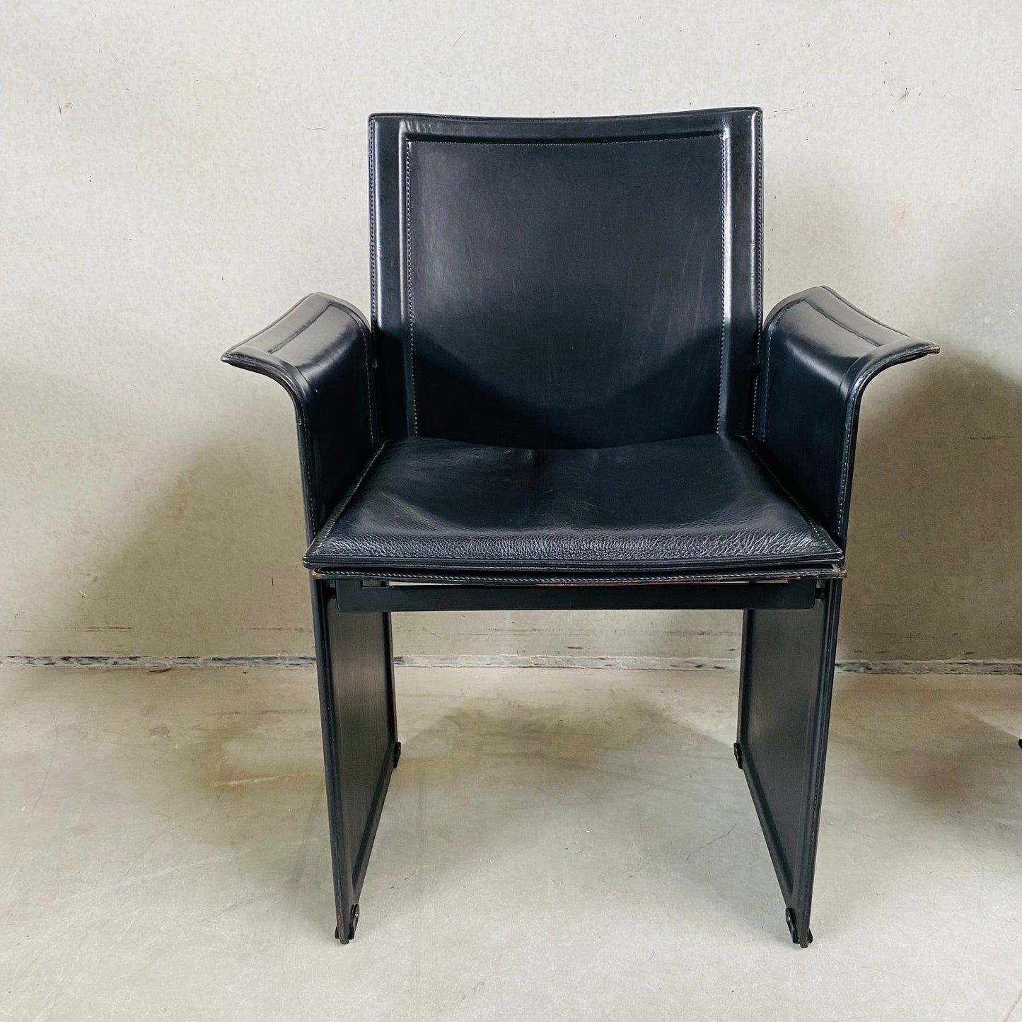 SET OF 6 BLACK LEATHER DINING CHAIRS "KORIUM" BY TITO AGNOLI FOR MATTEO GRASSI, ITALY 1970S