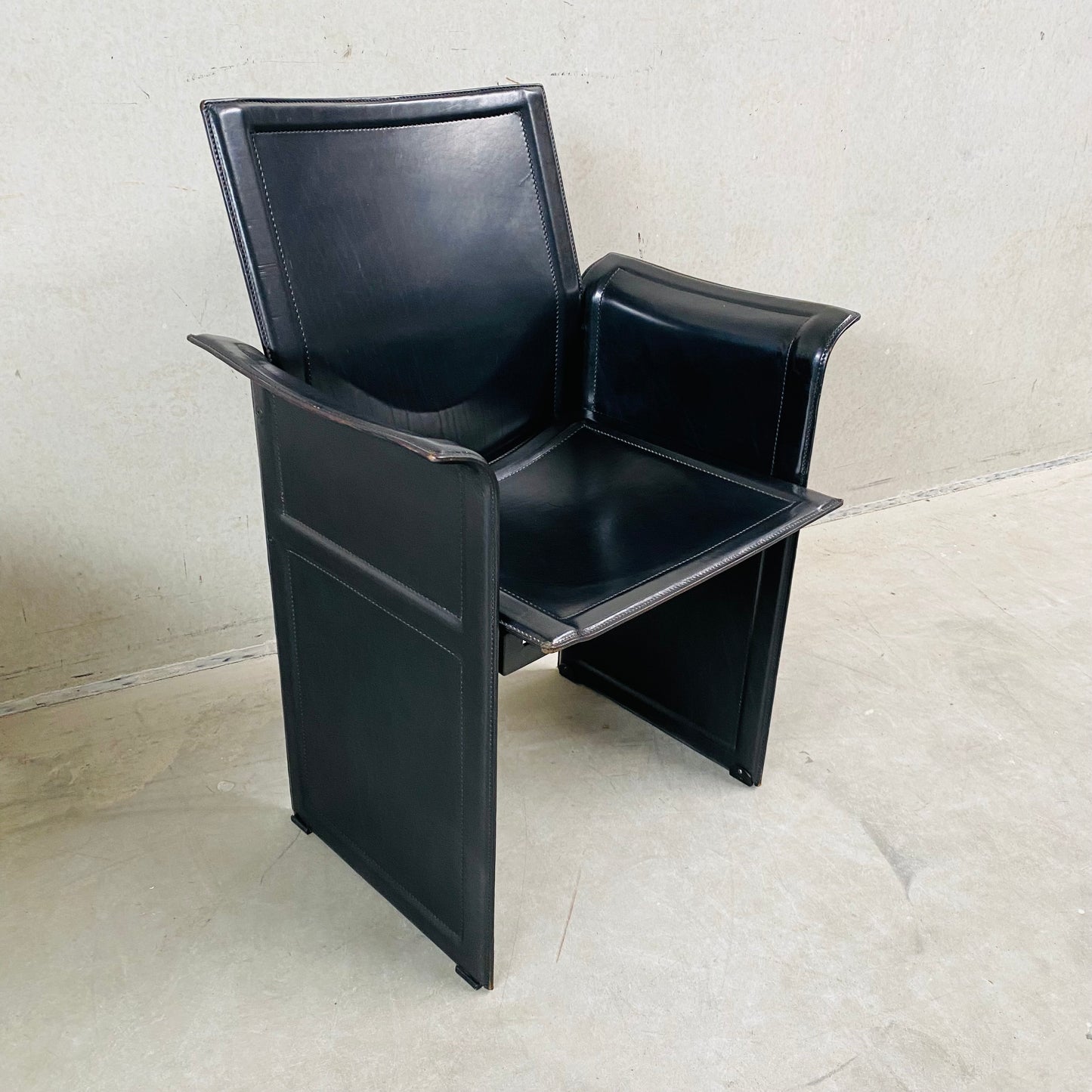 SET OF 6 BLACK LEATHER DINING CHAIRS "KORIUM" BY TITO AGNOLI FOR MATTEO GRASSI, ITALY 1970S
